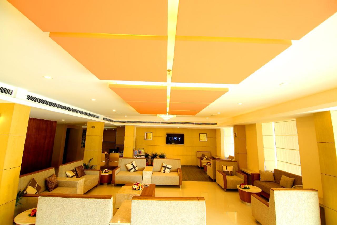 Hotel Hillway Park โกลลัม ภายนอก รูปภาพ