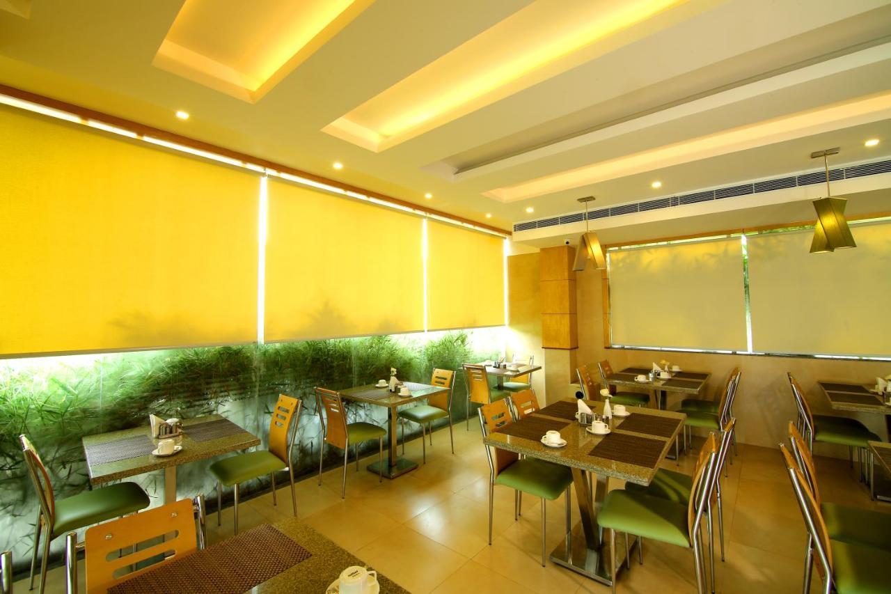 Hotel Hillway Park โกลลัม ภายนอก รูปภาพ