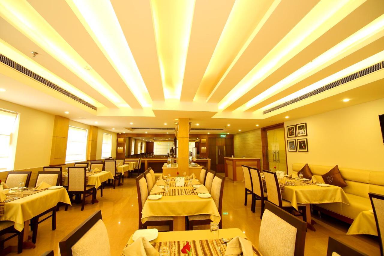 Hotel Hillway Park โกลลัม ภายนอก รูปภาพ