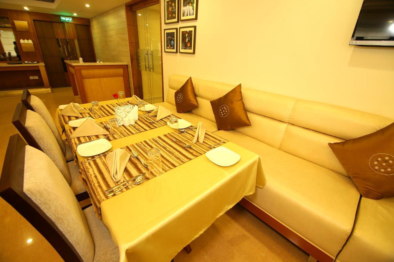 Hotel Hillway Park โกลลัม ภายนอก รูปภาพ